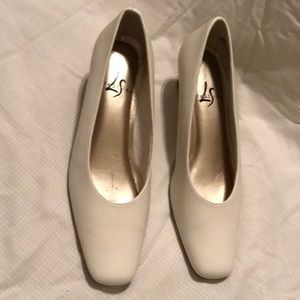 Life Stride Size 8 NEW shoes